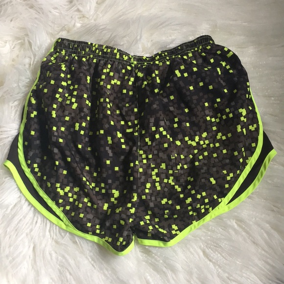 Nike shorts - Picture 6 of 9